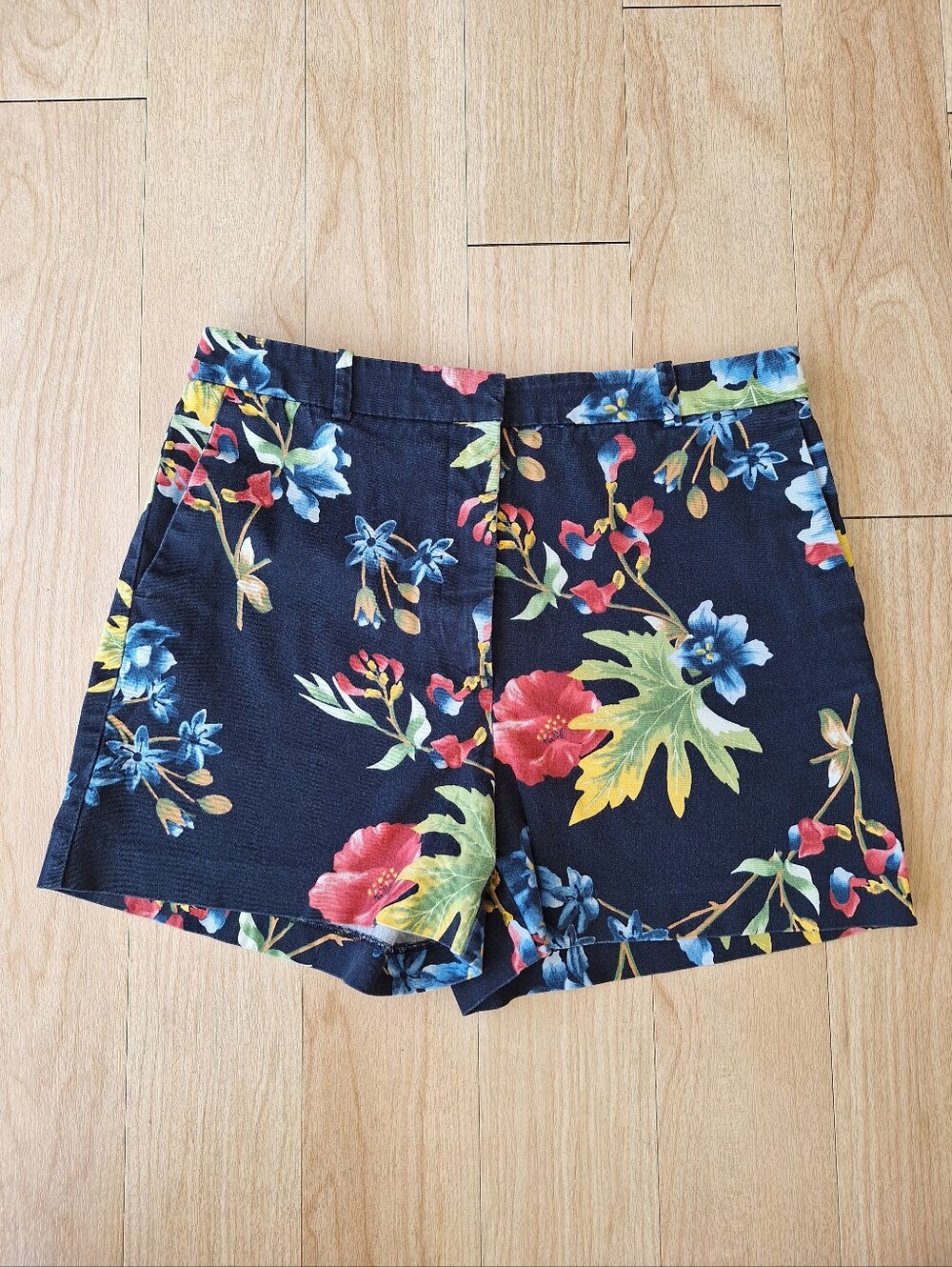 Zara Woman's Shorts Size M Flower Pattern
